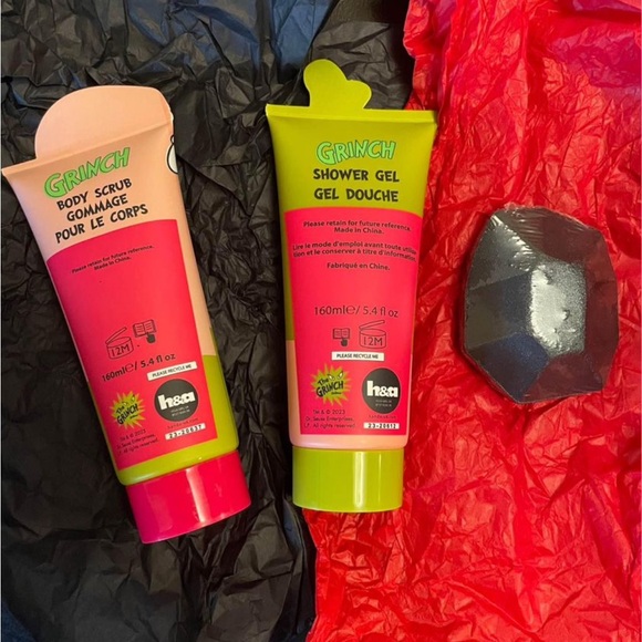 ‼️SOLD‼️ Grinch stocking stuffer - Picture 2 of 3